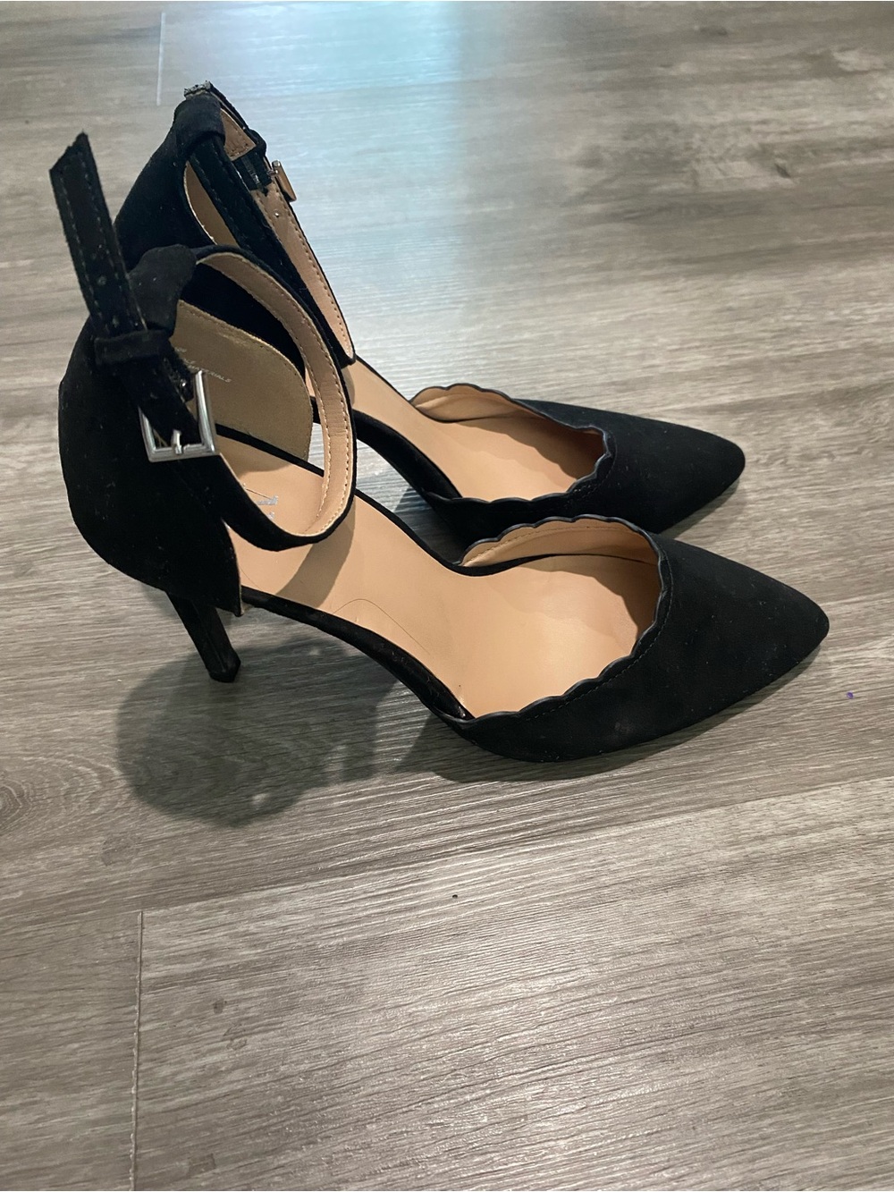 New York & Company Black Scalloped Ankle-Strap Heels - Picture 4 of 6